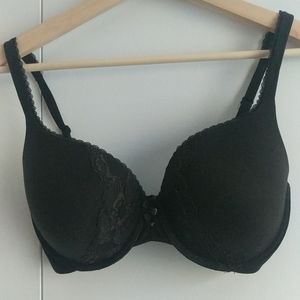Victoria's Secret Body Bra